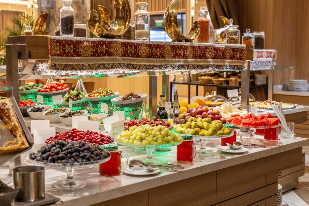 Intercontinental Baku By Ihg Hotel Exterior photo A fruit buffet